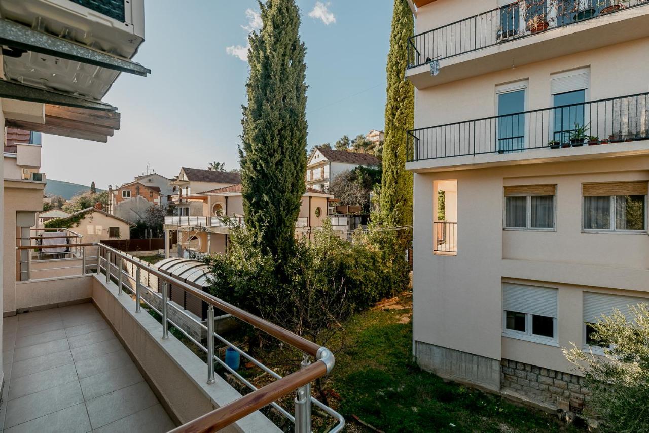 Apartments Rivijera Herceg Novi Exterior photo